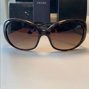 NEW Prada Sunglasses with case ✨